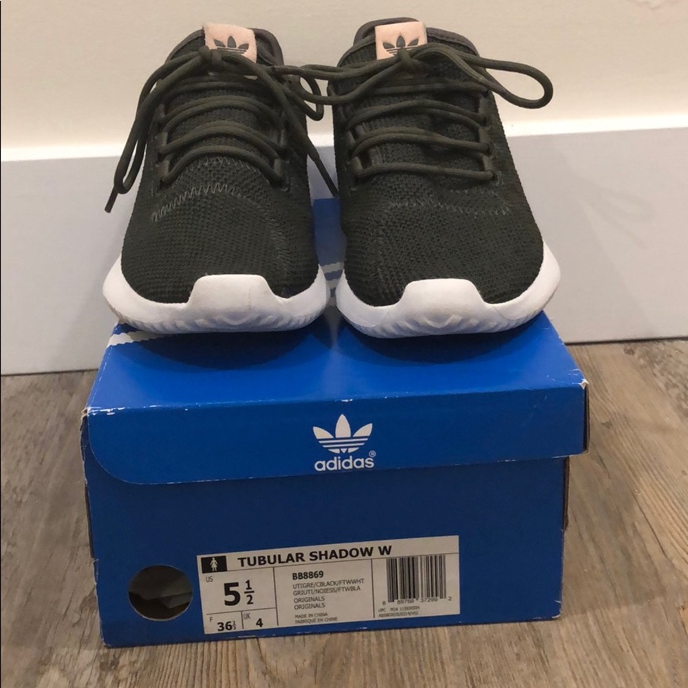 Women’s Adidas Tubular Shadow Size 5.5